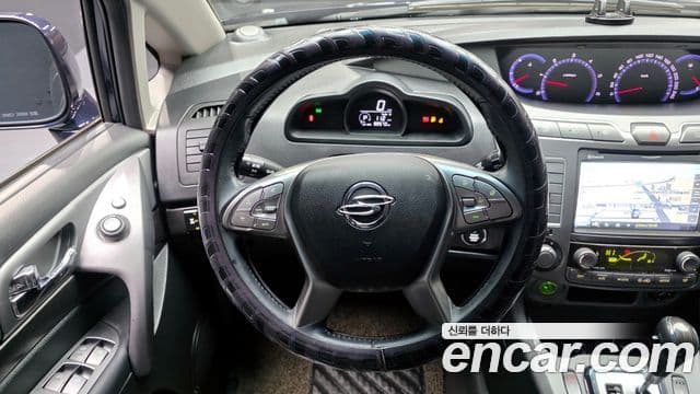 KG모빌리티(SsangYong) Korando 투리스모 4WD TX 9인승, 2018 13