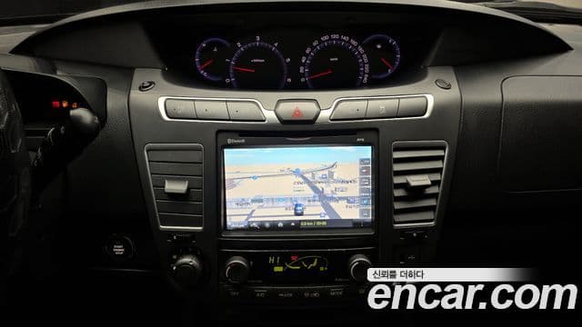 KG모빌리티(SsangYong) Korando 투리스모 4WD TX 9인승, 2018 15