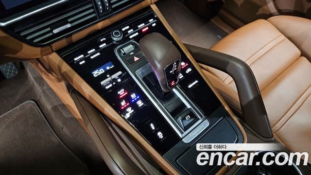 Porsche Cayenne (PO536) 3.0 E-гибрид купе Platinum Edition, 2023 9