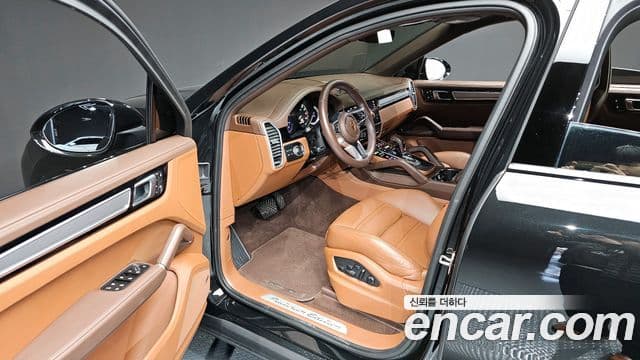 Porsche Cayenne (PO536) 3.0 E-гибрид купе Platinum Edition, 2023 10