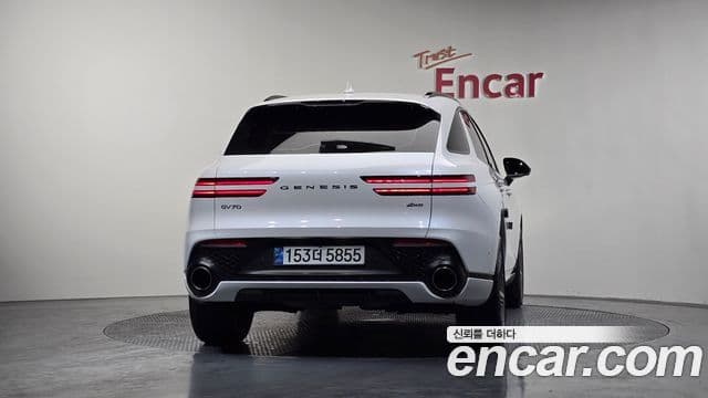 Genesis GV70, 2024 4