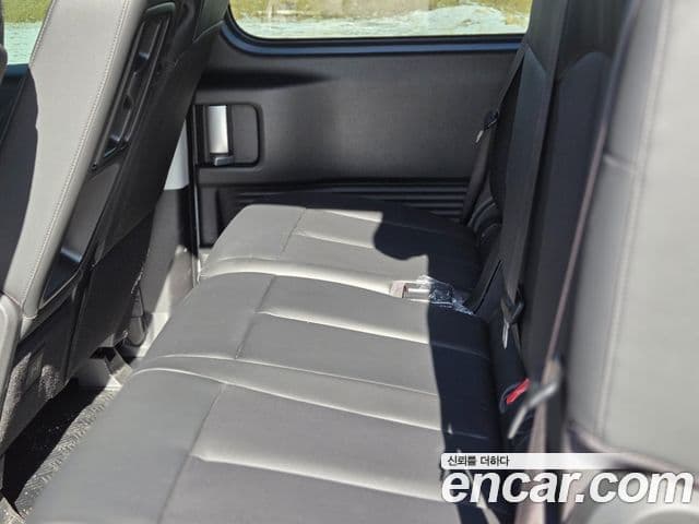 Hyundai Staria Modern, 2025 10