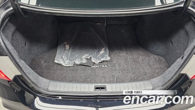 Nissan 센트라 B17, 2018 20