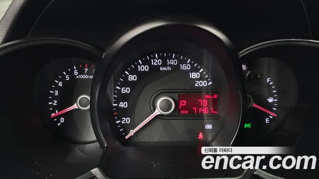 Kia All New Morning Deluxe Trendy, 2014 8