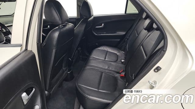 Kia All New Morning Deluxe Trendy, 2014 12