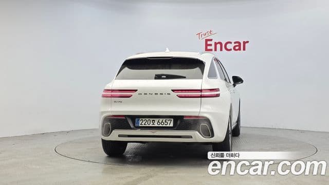 Genesis GV70, 2023 4