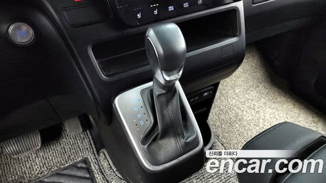 Hyundai Staria Modern, 2024 9