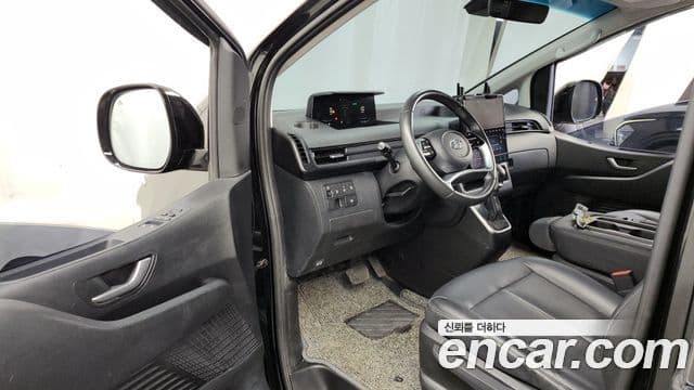 Hyundai Staria Modern, 2024 10