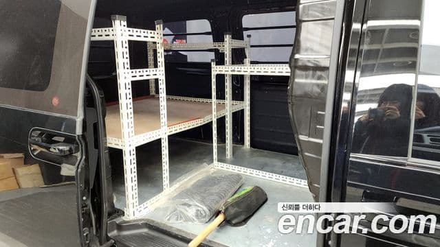 Hyundai Staria Modern, 2024 12