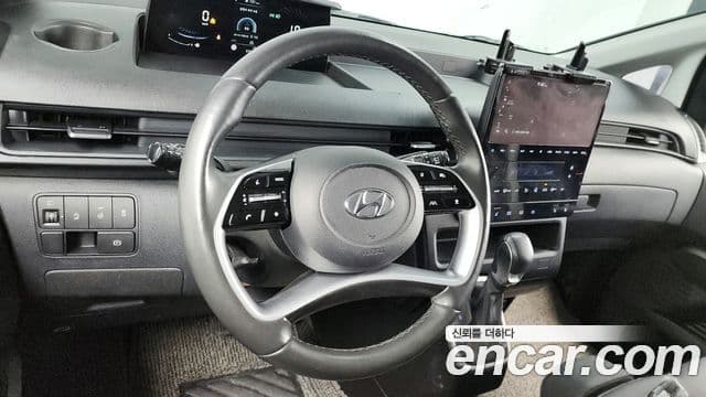 Hyundai Staria Modern, 2024 13