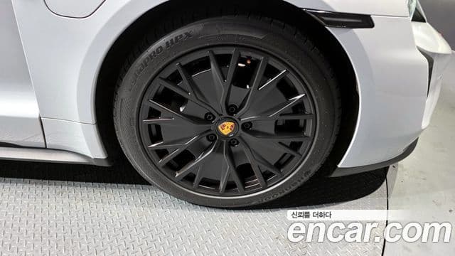 Porsche 타이칸 GTS, 2023 все фото