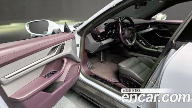 Porsche 타이칸 GTS, 2023 10