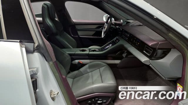 Porsche 타이칸 GTS, 2023 11