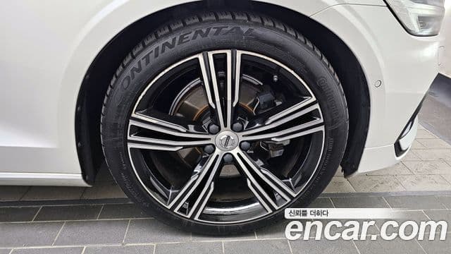 Volvo S60 3세대 T5 Inscription, 2020 все фото