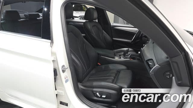 BMW 5시리즈 (G30) 520d M Sport, 2018 10