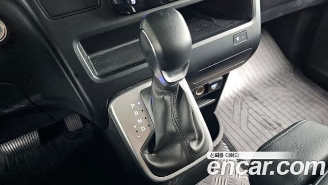 Hyundai Staria Modern, 2025 9