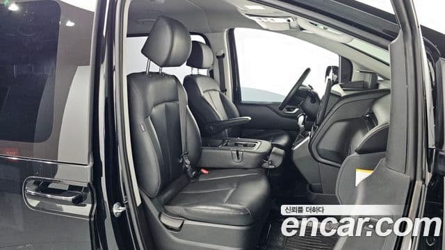 Hyundai Staria Modern, 2025 10