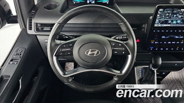 Hyundai Staria Modern, 2025 13