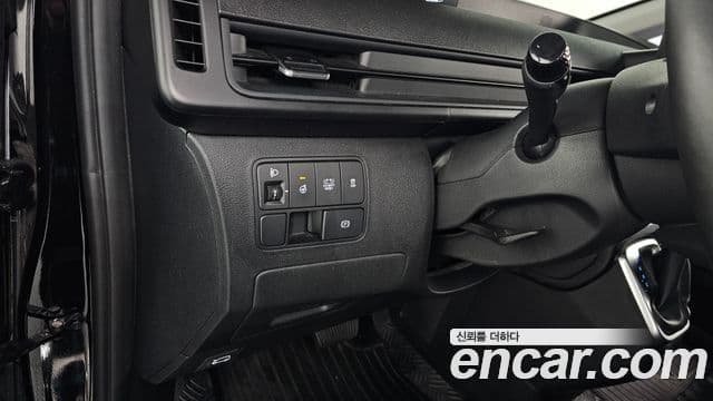Hyundai Staria Modern, 2025 17