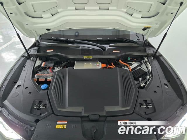 Audi Q8 e-Tron (GE), 2024 6