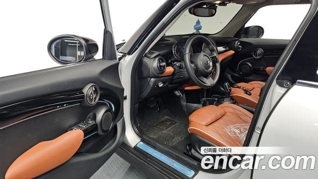 Mini Cooper S 3세대, 2023 10