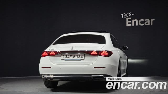 Mercedes-Benz E-класс W214 Avantgarde, 2024 4