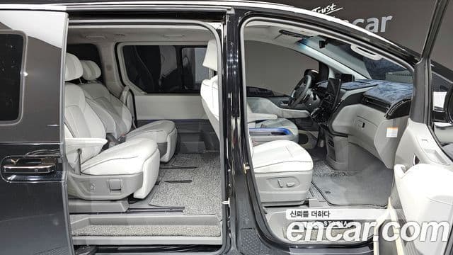 Hyundai Staria Inspiration, 2025 11