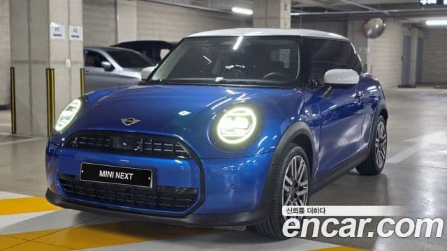 Mini Cooper C 4세대 Classic, 2025 1
