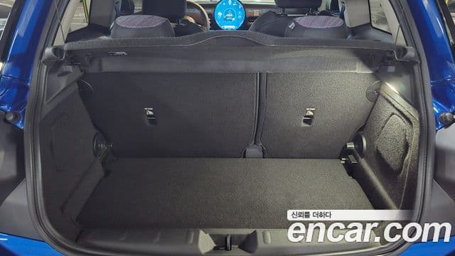 Mini Cooper C 4세대 Classic, 2025 19