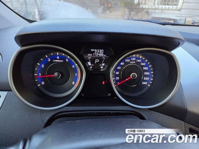 Hyundai Avante MD Luxury, 2013 9