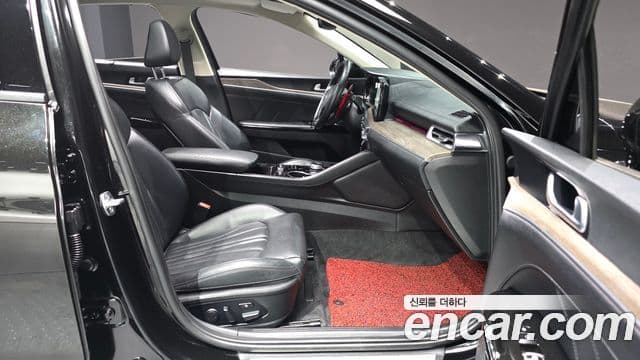 Kia K5 3세대 Signature, 2021 10