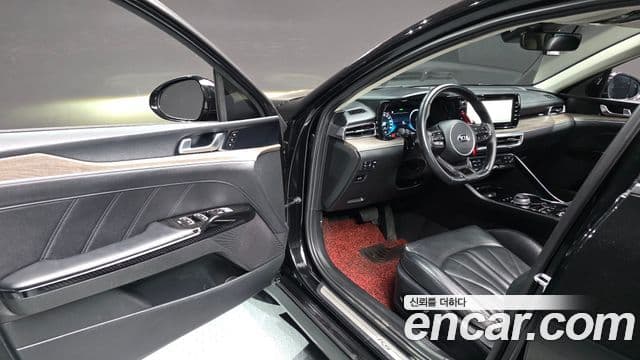 Kia K5 3세대 Signature, 2021 11