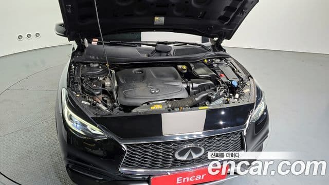 Infiniti QX30 2.0 Essential AWD, 2019 6