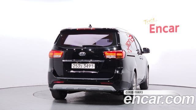 Kia All New Carnival Prestige, 2018 4