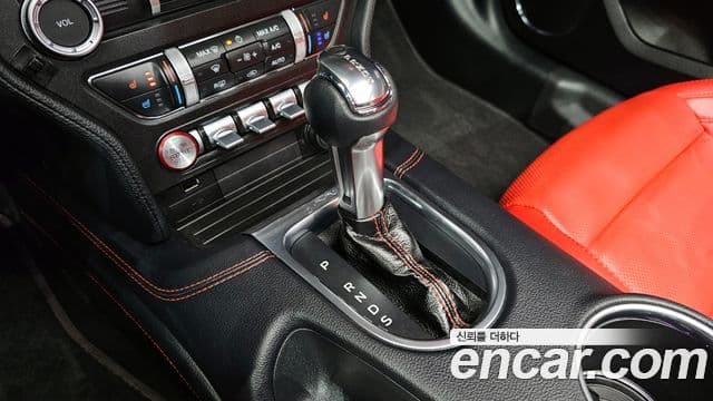 Ford Mustang GT кабриолет, 2020 9