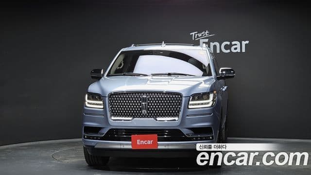 Lincoln Navigator 4세대 3.5L чёрный Label, 2018 3