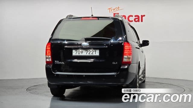 Kia Carnival R Premium, 2014 4