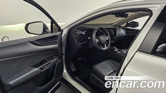 Lexus NX350h 2세대 Premium, 2025 10