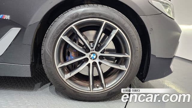 BMW 5시리즈 (G30) 520i M Sport, 2023 все фото