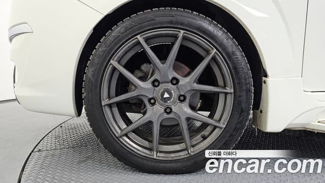 KG모빌리티(SsangYong) Korando 투리스모 high крыша, roof, 2016 все фото