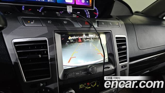 KG모빌리티(SsangYong) Korando 투리스모 high крыша, roof, 2016 19