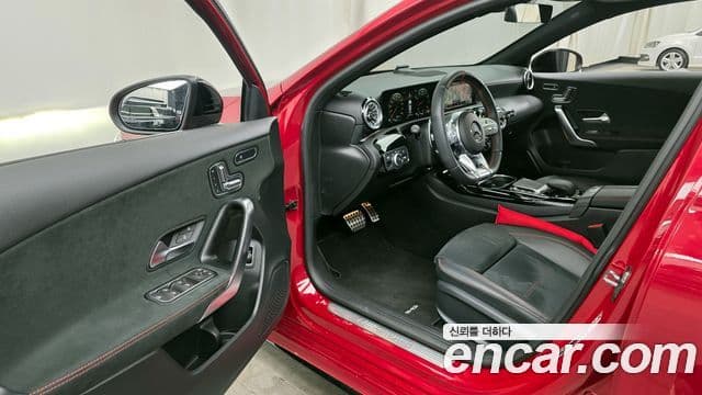 Mercedes-Benz A-класс W177 AMG A35 4MATIC седан, 2023 10