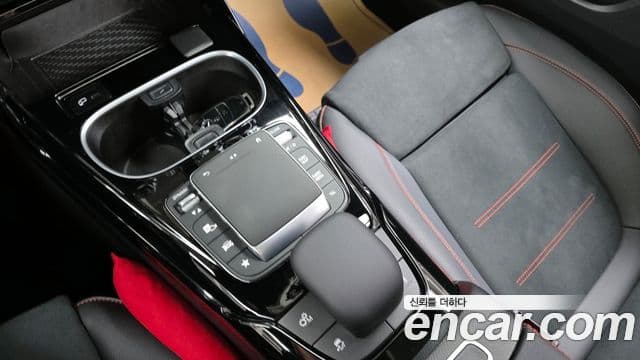 Mercedes-Benz A-класс W177 AMG A35 4MATIC седан, 2023 19