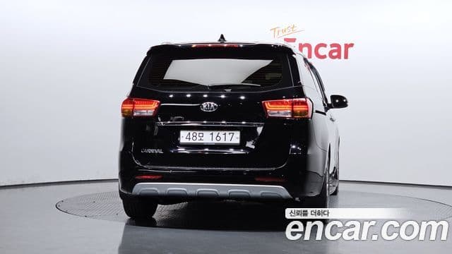 Kia All New Carnival Noblesse, 2018 4