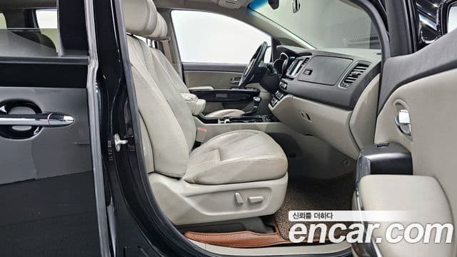 Kia All New Carnival Noblesse, 2018 10
