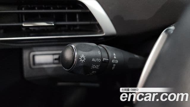 Peugeot 3008 2세대 1.5 BlueHDi Allure, 2019 14