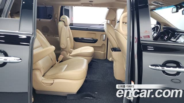 Kia All New Carnival Prestige, 2018 12