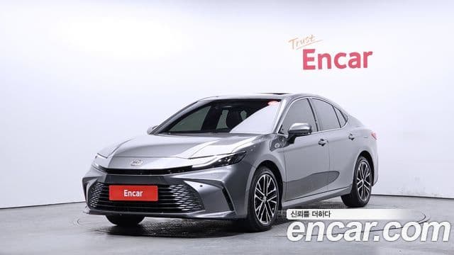 Toyota 캠리 (XV80) 2.5 XLE гибрид, 2026 1