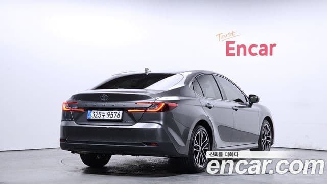 Toyota 캠리 (XV80) 2.5 XLE гибрид, 2026 2