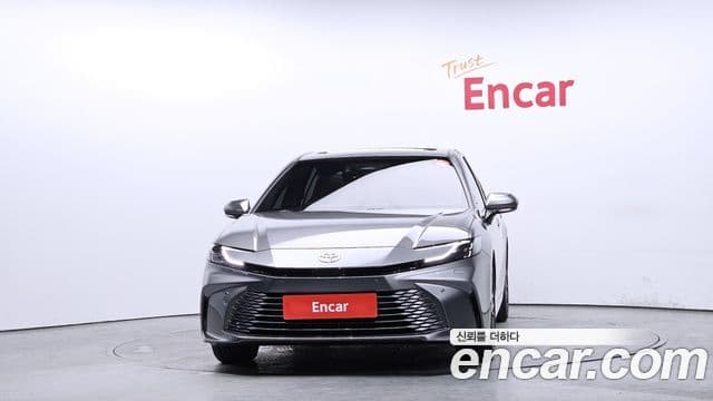 Toyota 캠리 (XV80) 2.5 XLE гибрид, 2026 3